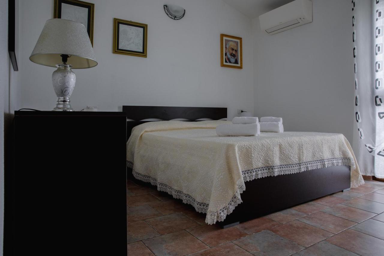 타나우넬라 Le Residenze Di Baia Sant'Anna 빌라 외부 사진